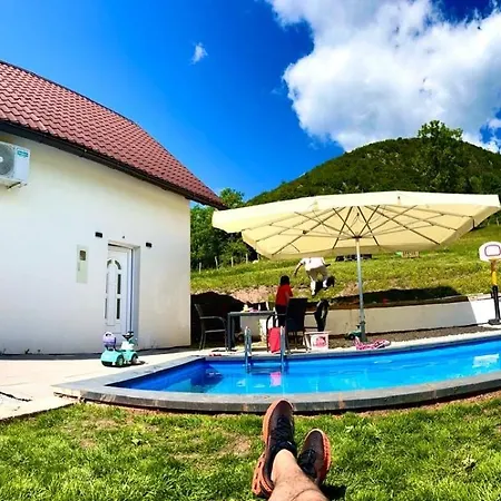 Vakantiehuis The Alpine Poolhouse Trnovo