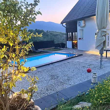 The Alpine Poolhouse Prázdninový dům