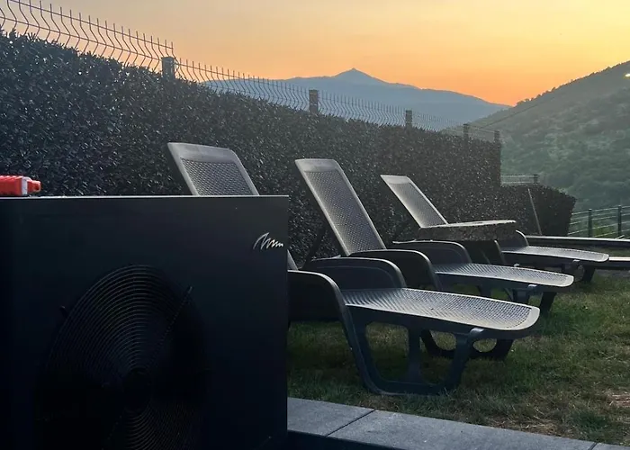 The Alpine Poolhouse 度假居