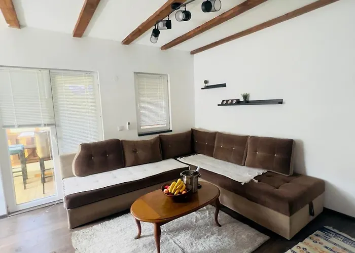 The Alpine Poolhouse 度假居